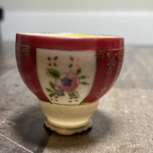 Vintage Small Bone China Tea Cup 22K Gold Trim - Picture 4 of 6